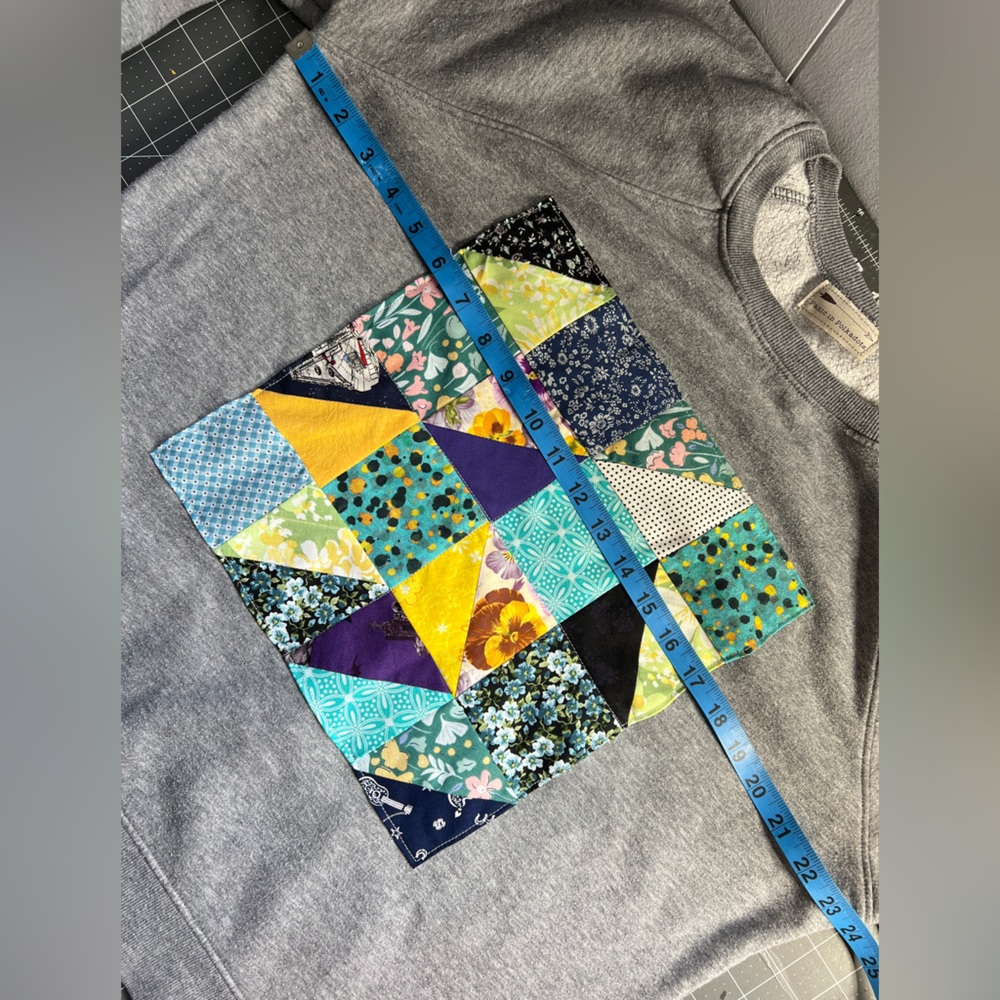 💐Unique Quilty Sweatshirt!💐 - Picture 7 of 16